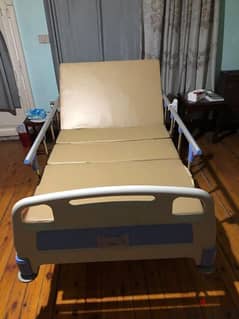 سرير طبي متحرك للايجار الشهري01111986828 بالمنزل  كهربائي أو يدوي قوي