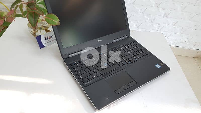 لاب Dell 7520 كور i7 جيل سادس HQ  فيجا 4 جيجا انفيديا 1