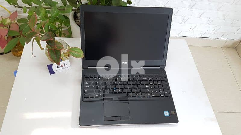 لاب Dell 7520 كور i7 جيل سادس HQ  فيجا 4 جيجا انفيديا 2