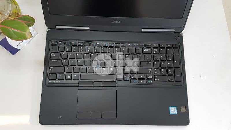 لاب Dell 7520 كور i7 جيل سادس HQ  فيجا 4 جيجا انفيديا 4