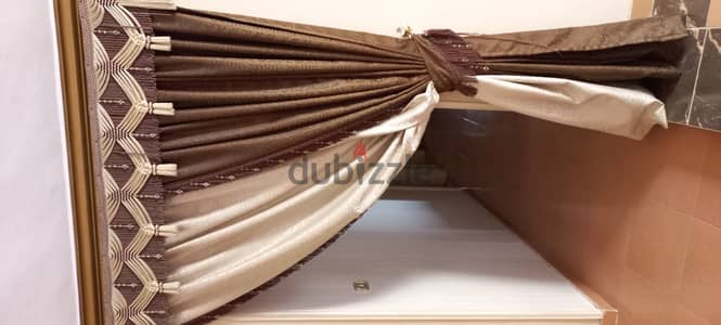 2 ستارة بالبلتكانة للبيع