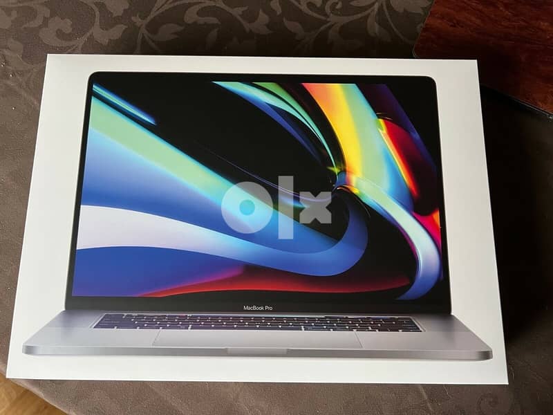 Apple 16" 2019 MacBook Pro Fully Loaded i9 32GB 1TB apple care plus 10