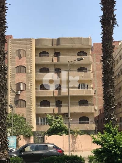 عمارة خالية بالكامل للبيع موقع مميز جدا شارم الهرم الرئيسي