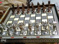 طقم شطرنج نحاس روماني قيم جدا+ قاعده صدف ٤٠سم 0