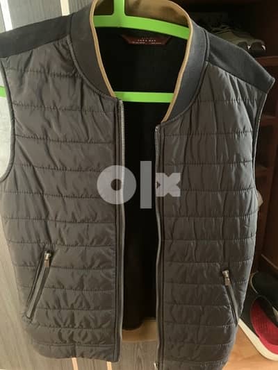 zara puffed Gilet Size L slim fit