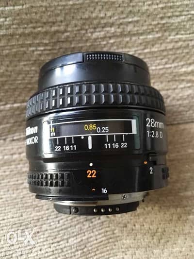 Nikon lens AF 2.8MM1:2.8d like new