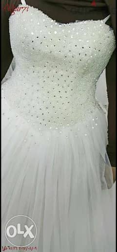 فستان زفاف بالطرحه للبيع