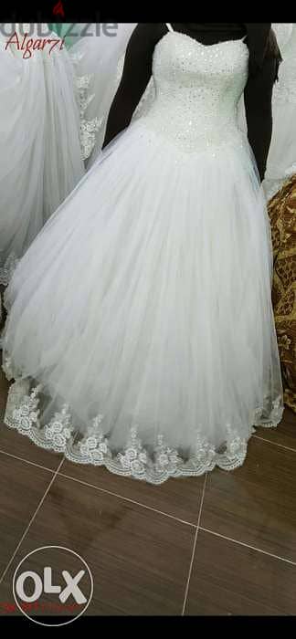 فستان زفاف بالطرحه للبيع 2
