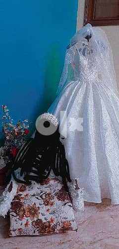 فستان زفاف للبيع بسعر رمزى 0