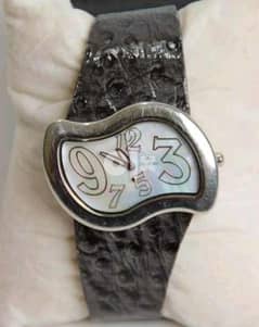 ساعة يد حريمي murex بطارية سويسري وسوار رمادي من الجلد الطبيعي
