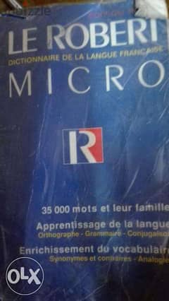 قاموس ميكرو روبير فرنسى فرنسى ترجمه شامله و الكلمات فى جمل حاله ممتازة