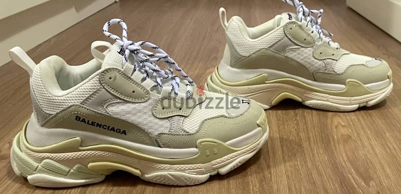 Balenciaga Triple S 1