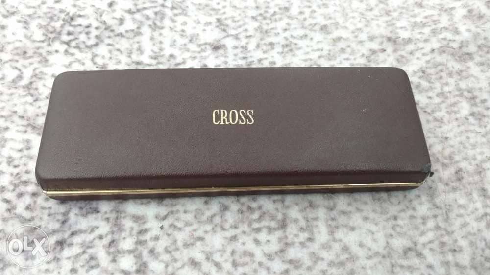 قلم cross اصلي(دهبي اللون) و الانبوبه cross 3