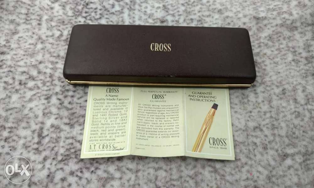قلم cross اصلي(دهبي اللون) و الانبوبه cross 4