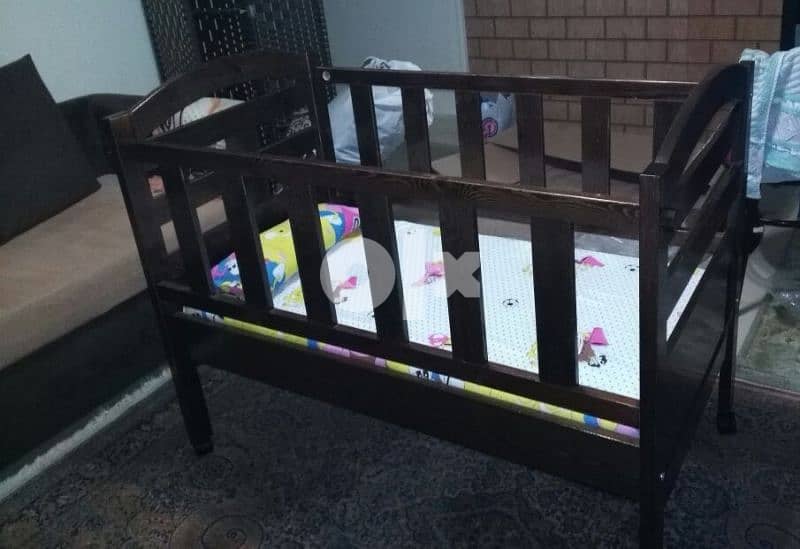 سرير اطفال 2