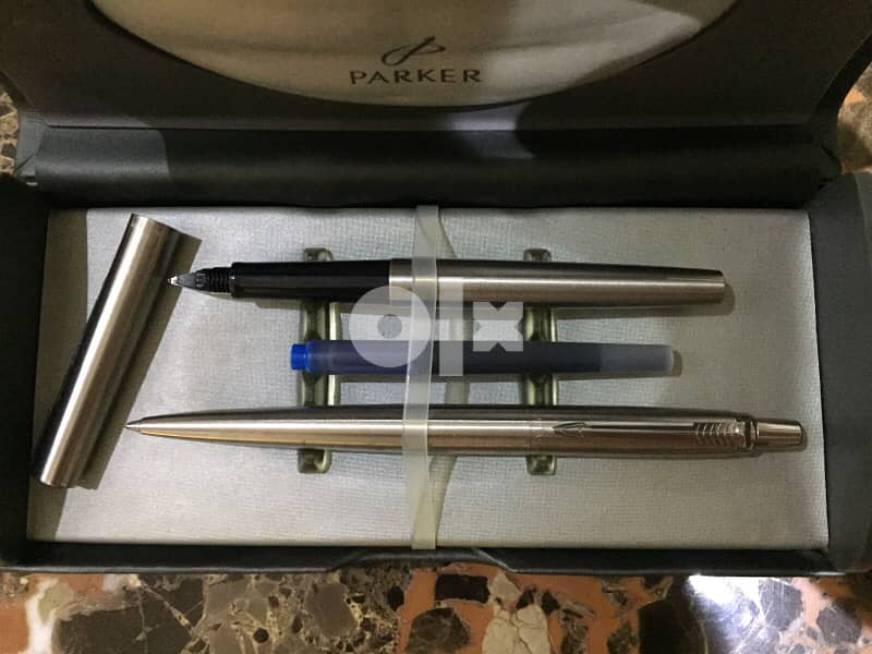 Parker Silver Pen Brand New 1