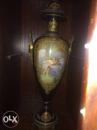 فازة سيفر انتيك فرنساوي اصلي مختومة وممضيةً Sevres Urn cobalt blue 60c