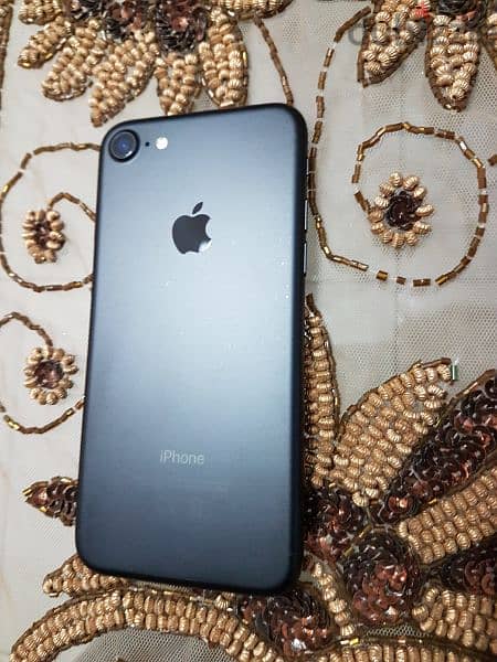 IPhone 7 Excellent condition 1