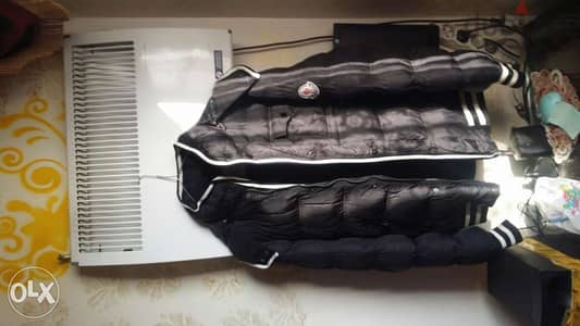 Moncler جاكيت