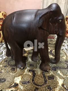 فيل هندي خشب ابنوس ومطعم بالعاج