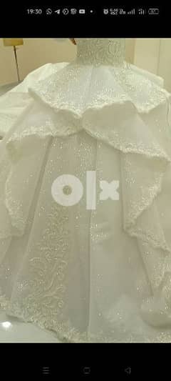 فستان زفاف ملكي هاند ميد للايجار او البيع 0