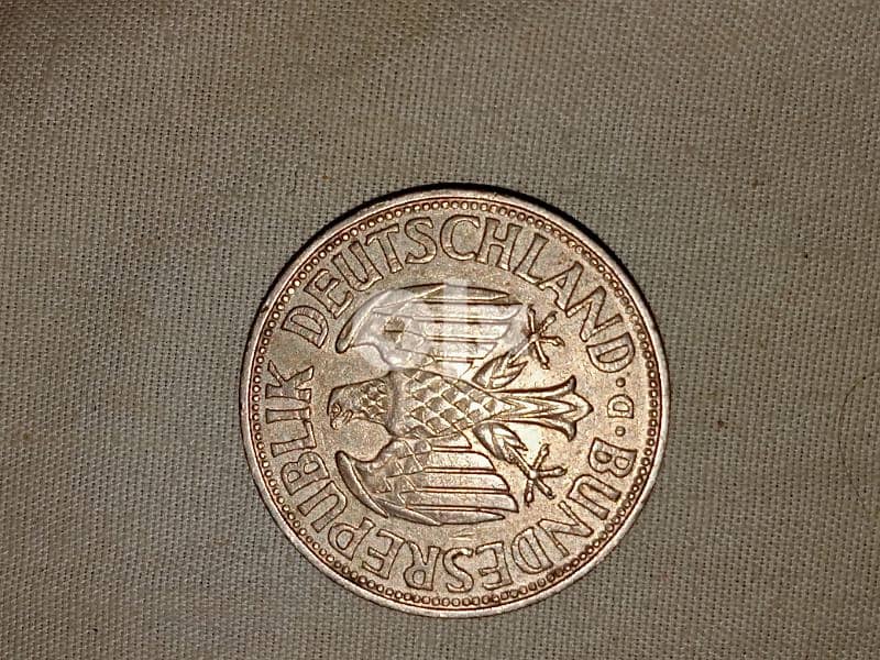 مجموعة من العملات معدنية قديمة 7