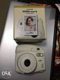 كاميرا فورية فوجى فيلم بالكرتونة Fujifilm instax mini 8 0