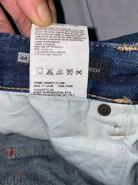 Dsquared2 authentic jeans size 28 in excellent condition 12