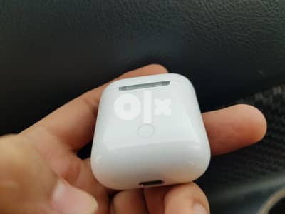 charging case Airpods 2 generation  كيس فقط بدون سماعات بدون خدش