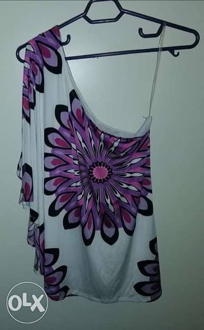 floral off shoulder shirt