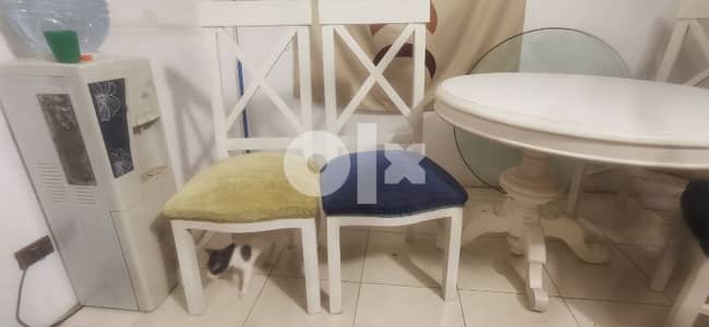 سفرة واربع كراسي