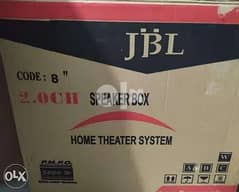 سماعات JBL كبيرة بمخرج فيديو