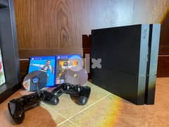 *PLAYSTATION 4* WITH COD 4 AND FIFA 2020 0