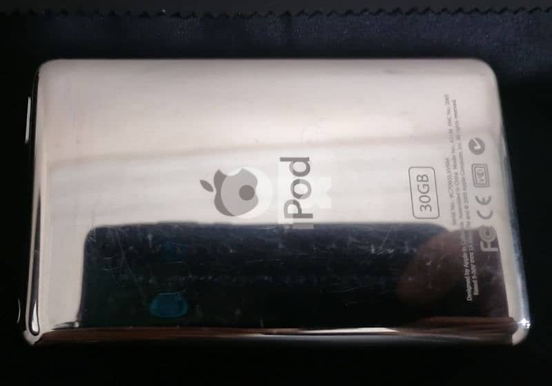 IPod Classic 5.5 Gen 30GB Perfect Condition 3