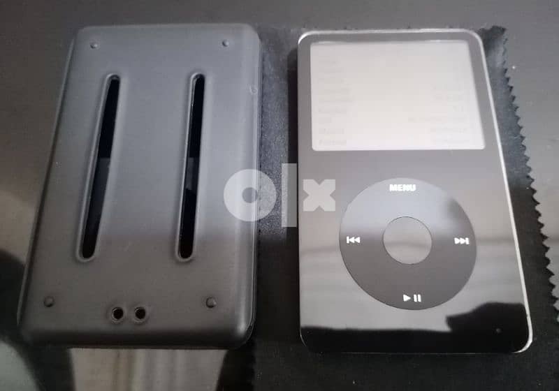 IPod Classic 5.5 Gen 30GB Perfect Condition 10