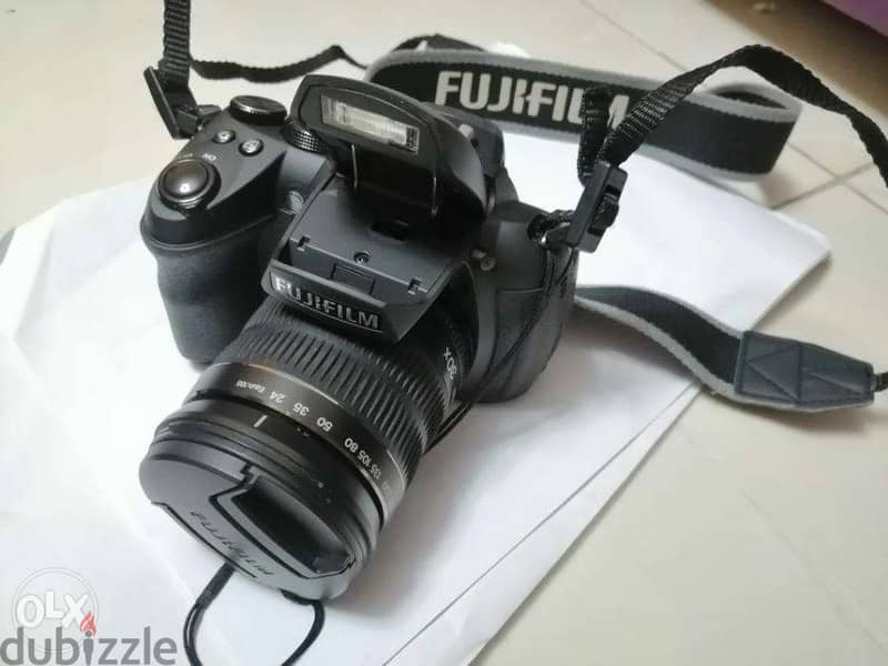 Fujifilm fine pix. EXR25 3