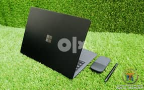 Microsoft Surface Laptop 2 BlackEdition 0