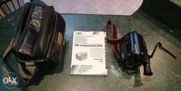 كاميرا فيديو JVC GR-AX400 للبيع شاملة الكابلات و الحقيبة