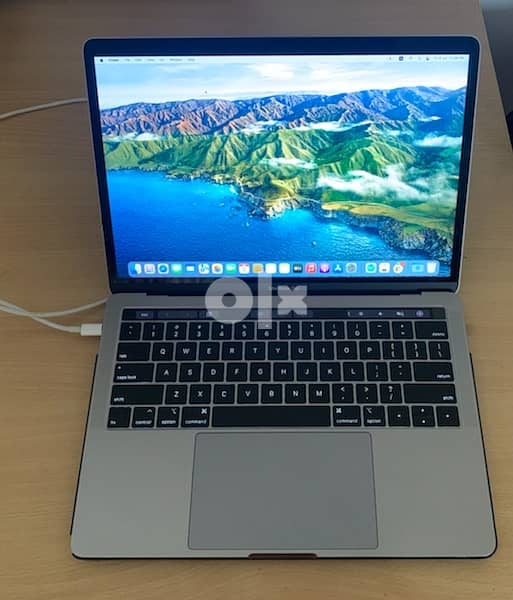 macbook pro 2019 , 13inch , touchbar 1