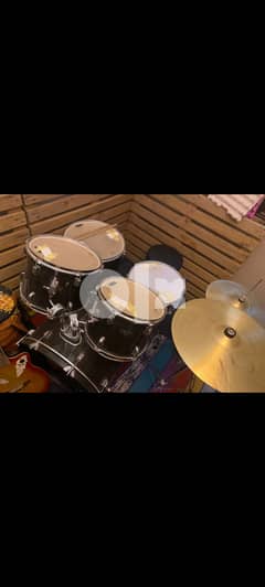 Acoustic drums