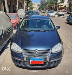 للبيع بالاسكندرية سيارة فولكس فاجن جيتا الفئة الأولي موديل ٢٠١١ 0