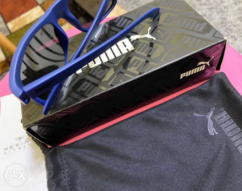 نظارة شمس Puma أوريجنال اللون أزرق والعدسات رمادى غامق نظيفة جداً 5