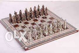 لعشاق الفن والجمال طقم شطرنج روماني نحاس خالص عالي الجوده+قاعدة صدف 0