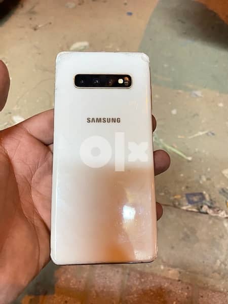 Samsung S10 plus 1 TB Ceramic version ZerO او للبدل باعلي مع دفع الفرق 1