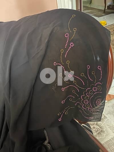 عبايه  وارد السعوديه ودبى  استعمال مره فقط