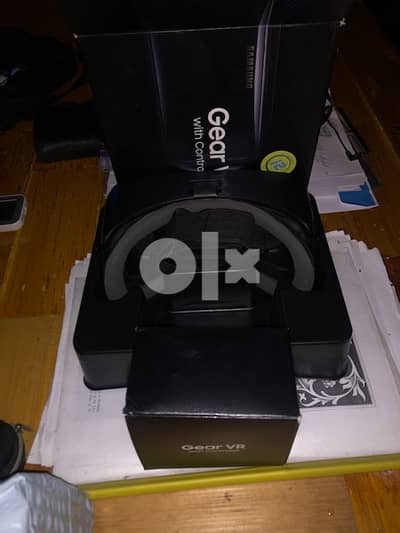 V R Samsung like new