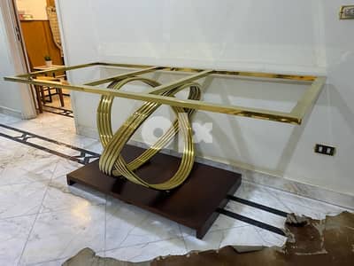 didning table with white marble top