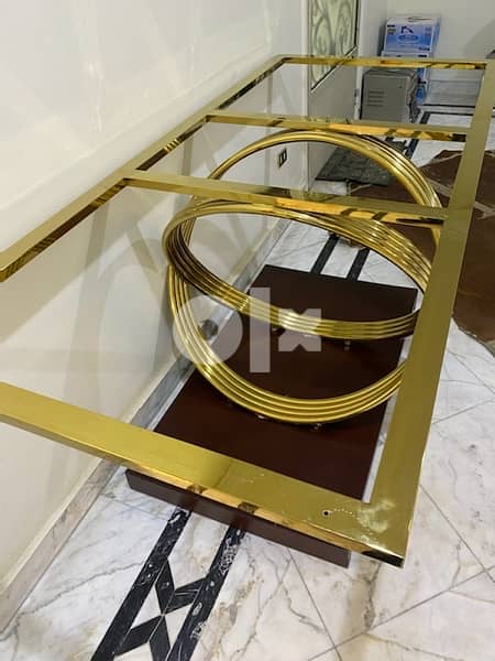 didning table with white marble top 3