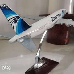 ماكيت مجسم طائرة ضخم egyptair boeing مصر للطيران بوينج 777 0