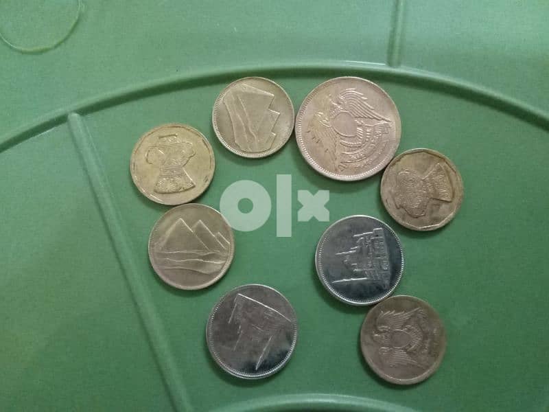مجموعه كبيره من العملات المعدنيه القديمه لأعلى سعر مصريه وعربيه واجنبى 7